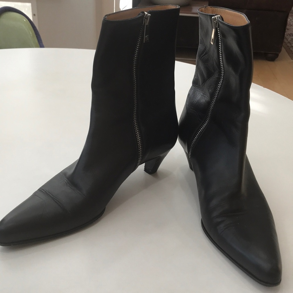 Bally Black Pointed Toe Heel